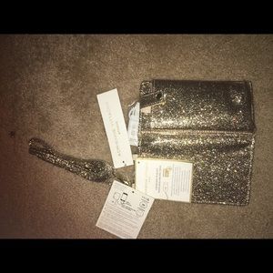 Adrienne Vittadini Charging Wallet Gold